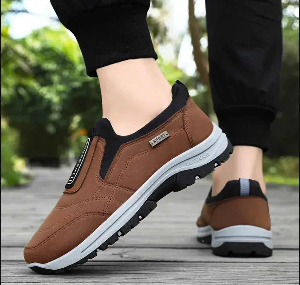 Mavero™ • Sturdy and Comfortable Footwear